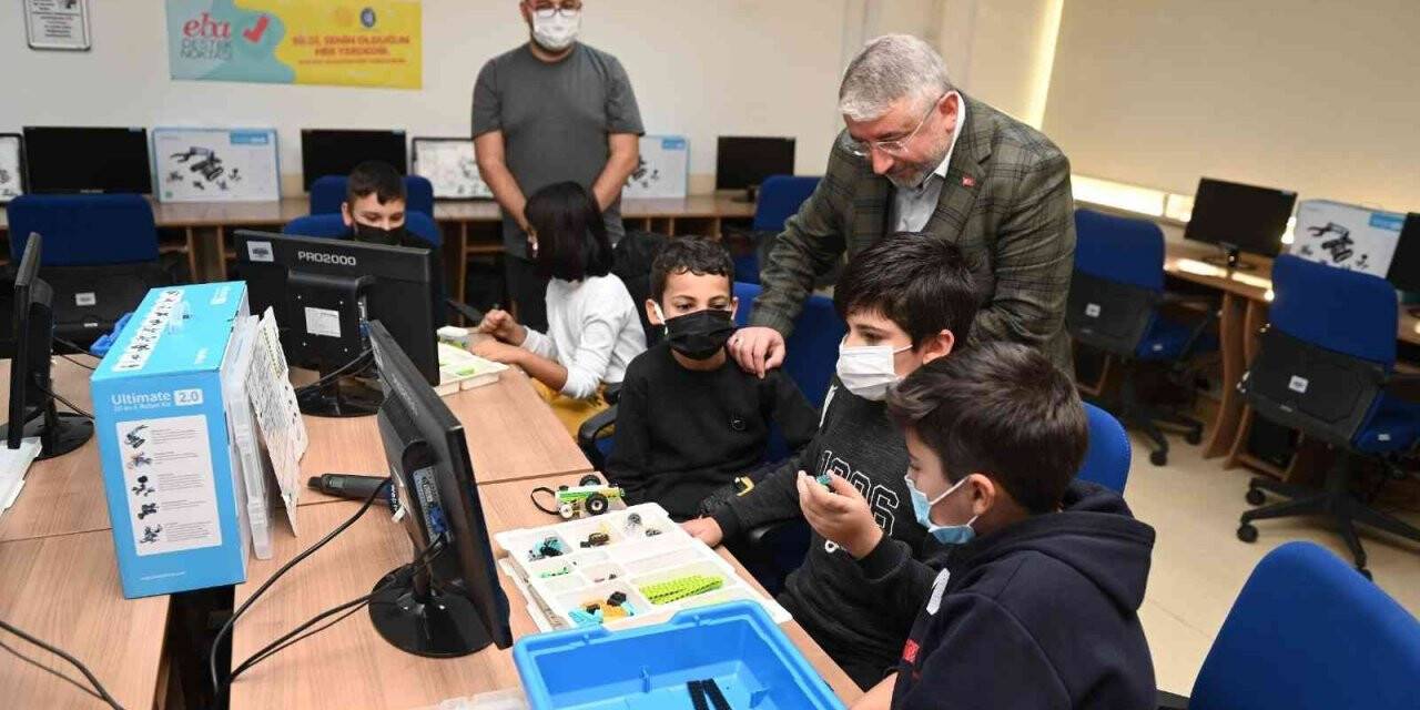 Çorum Belediyesi robotik kodlama kursu açtı