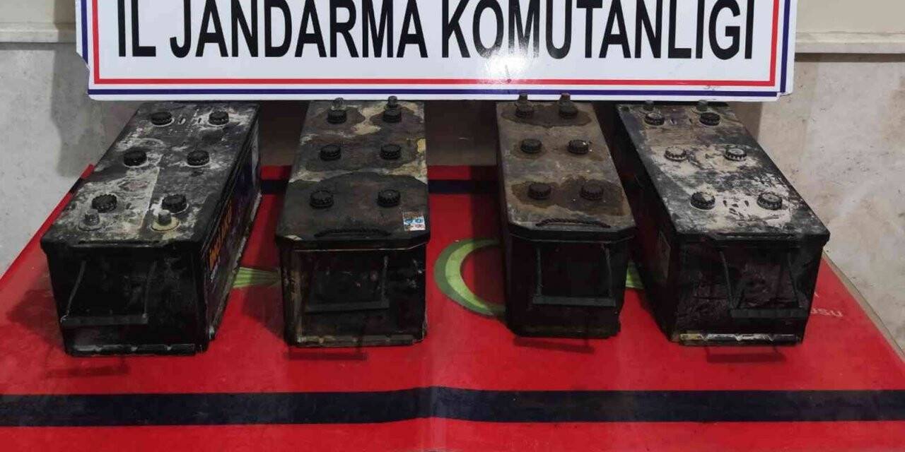 Akü hırsızı firarda
