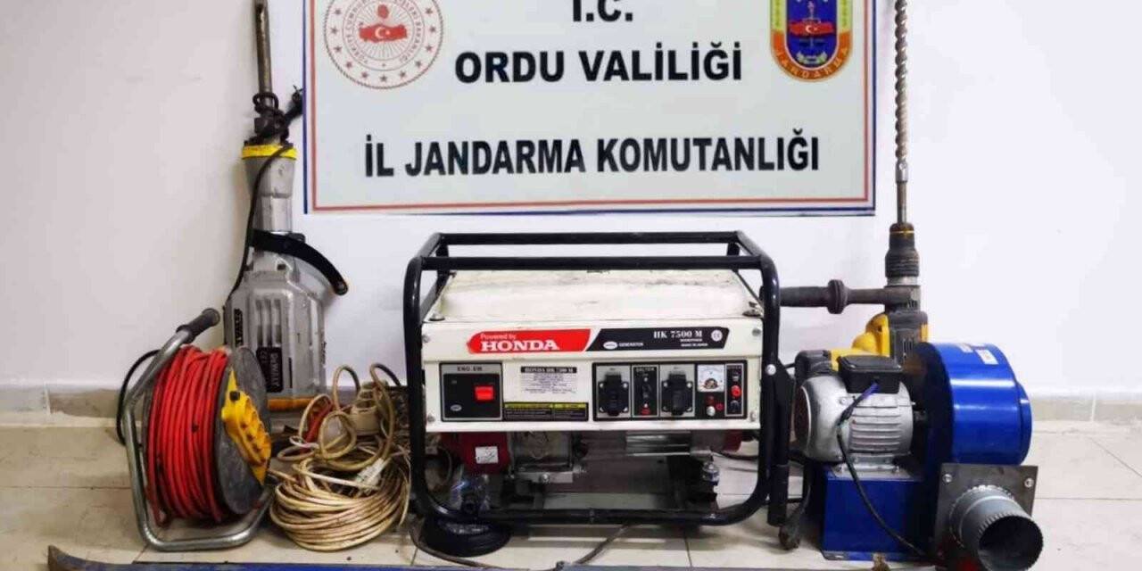 Ordu’da kaçan define araması yapan 3 kişiye suçüstü