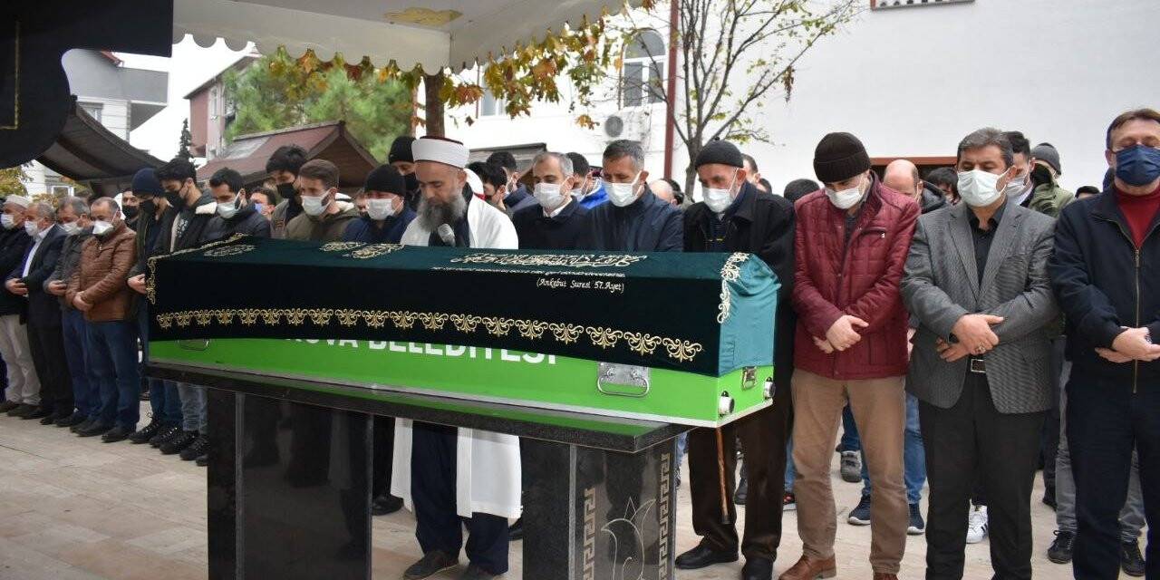 Bıçaklı kavgada hayatını kaybeden genç son yolculuğuna uğurlandı