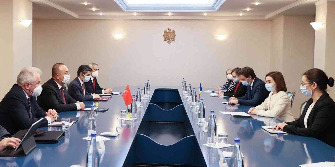 Dışişleri Bakanı Çavuşoğlu, Moldova Cumhurbaşkanı Sandu ile bir araya geldi