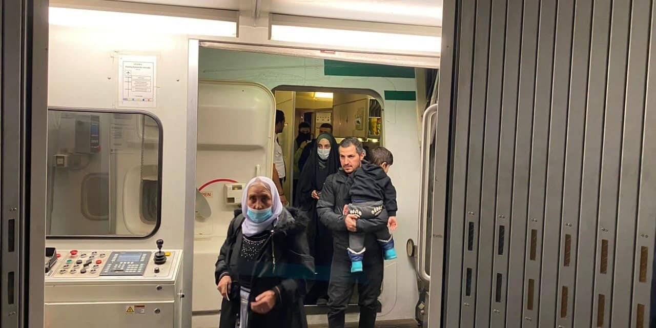 Belarus-Polonya sınırındaki Iraklı 431 göçmen Erbil’e geldi