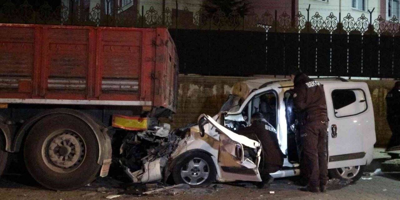 Bingöl’de araç park halindeki tıra arkadan çarptı: 1 yaralı