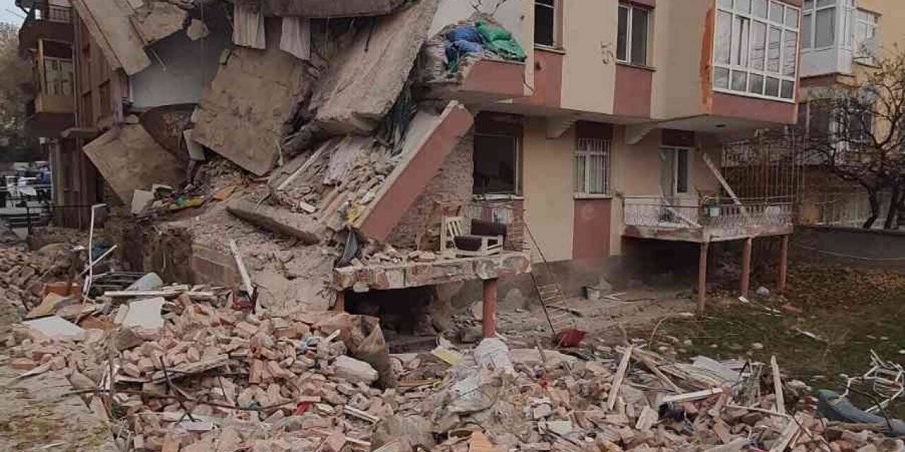 Ankara’daki patlamanın etkisi gün ağarınca ortaya çıktı