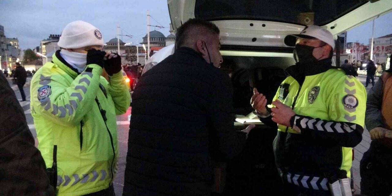 Taksim’deki uygulamada sürücülere ceza yağdı