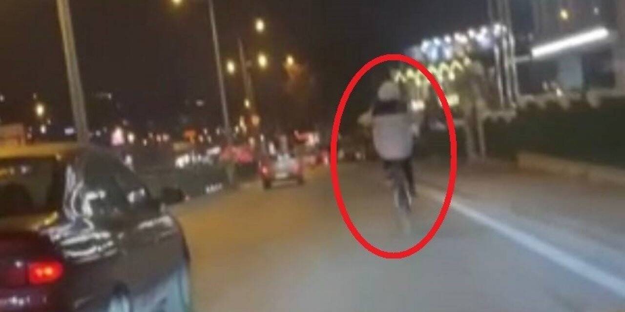 Bursa’da bisikletli gencin trafikteki tehlikeli yolculuğu kameralara yansıdı
