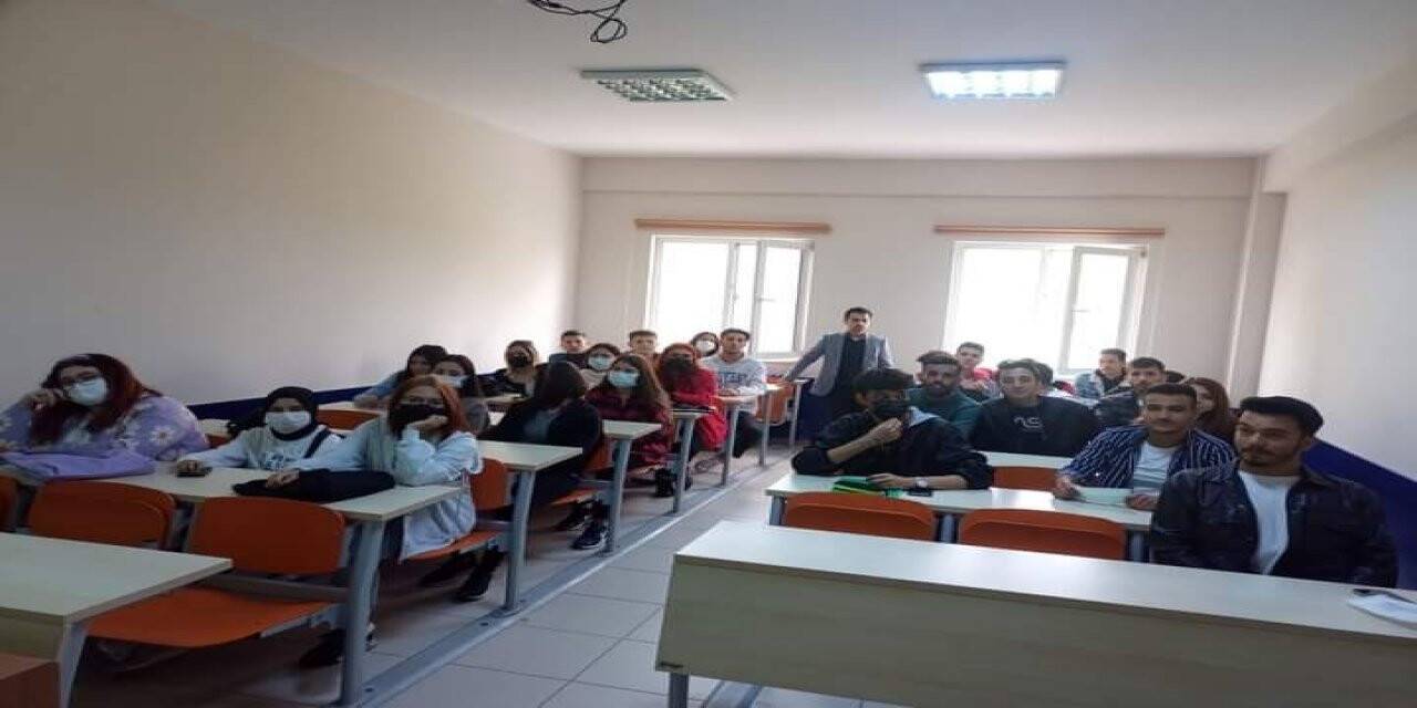 Öğrencilere bağımlılıkla mücadele semineri