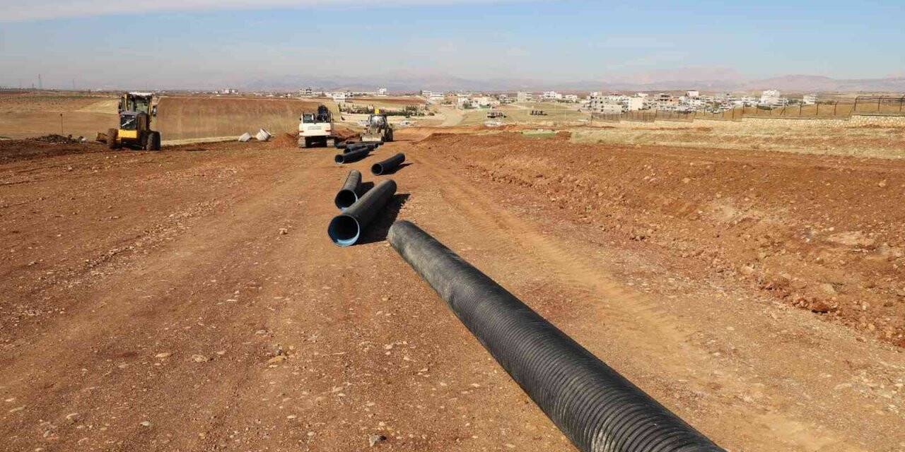 Kahta’daki çevre yolu alt yapı çalışmaları devam ediyor