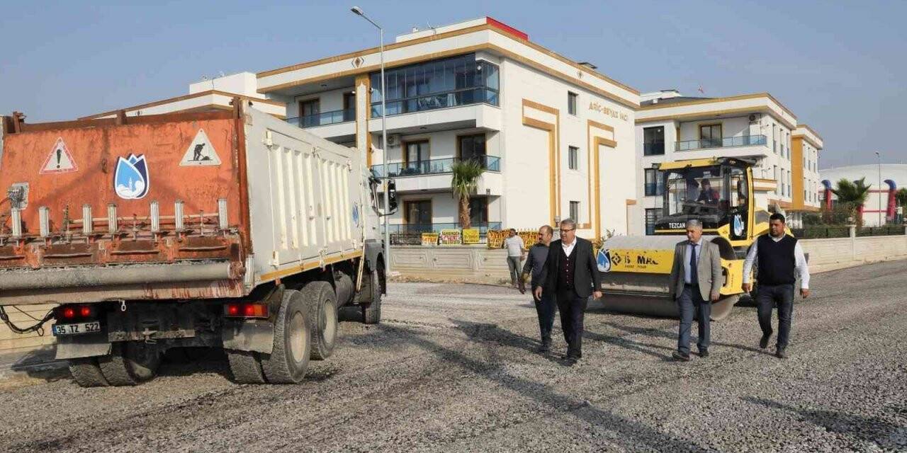 Muradiye’de asfalt çalışmaları tüm hızıyla devam ediyor