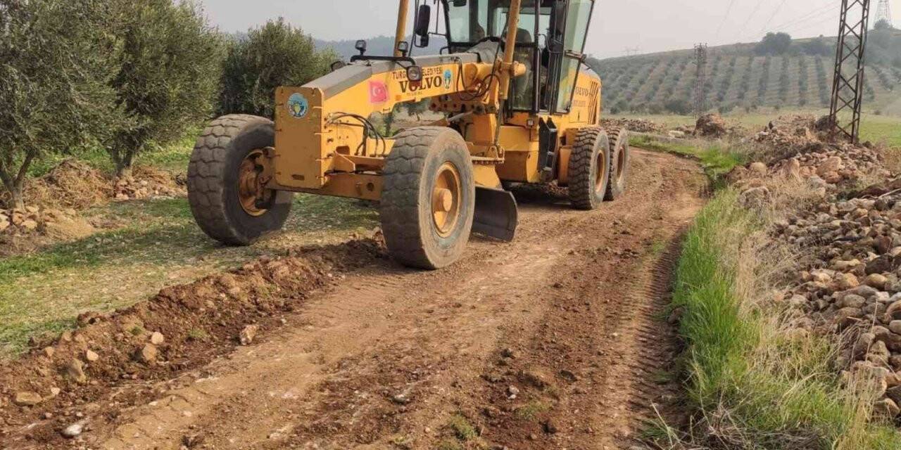 Turgutlu Belediyesi kırsal mahallelerde çalışmalarını sürdürüyor