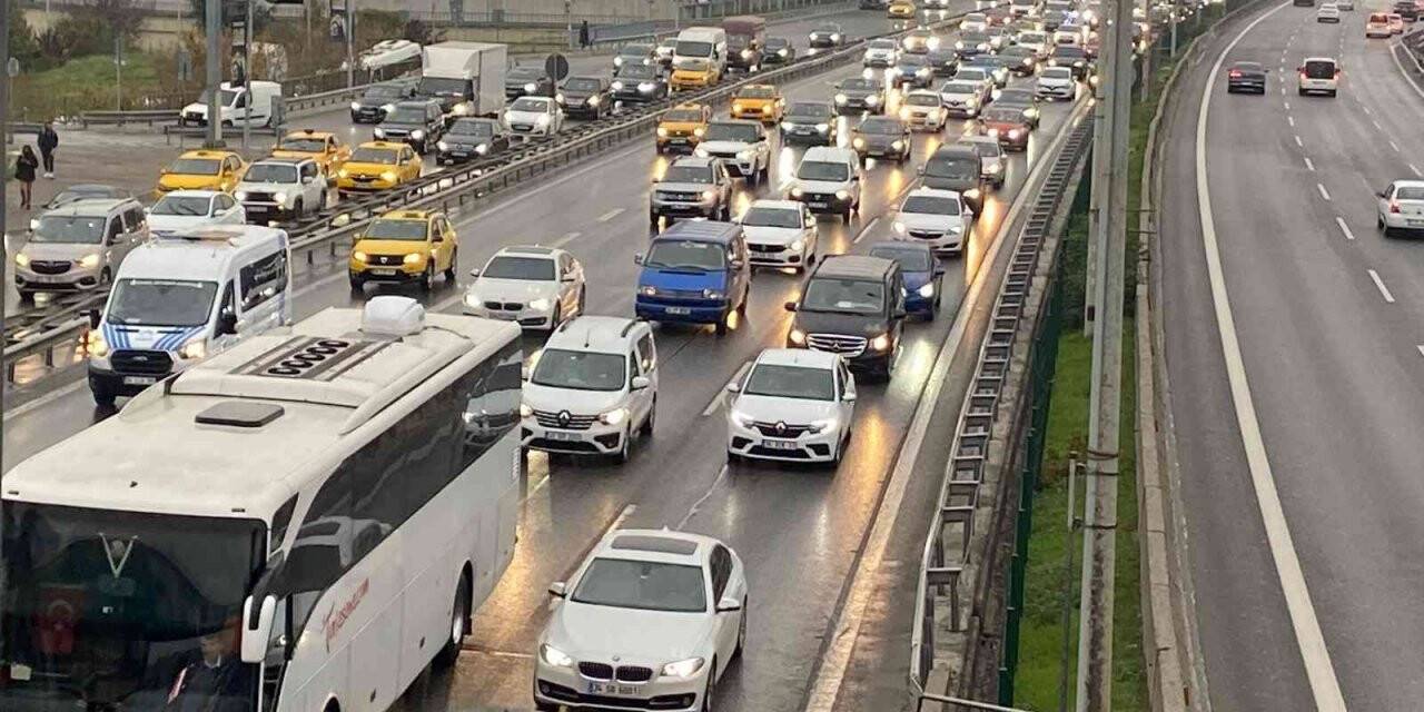 İstanbul’da beklenen yağmur başladı