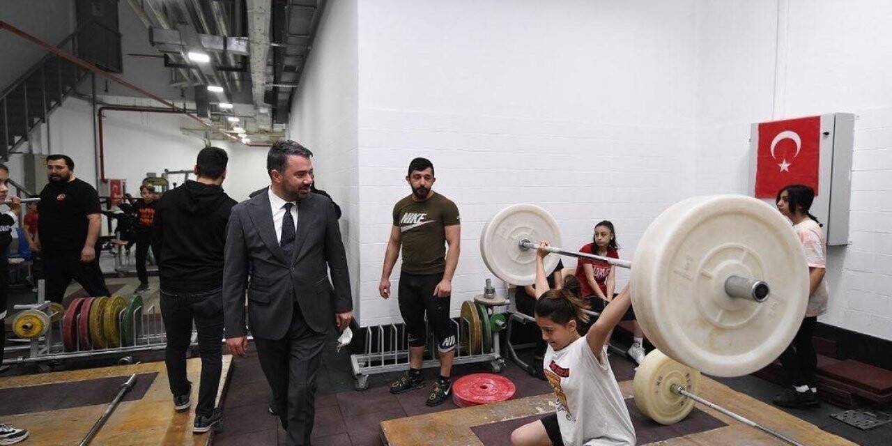 Pursaklar’da sporcular harıl harıl çalışıyor