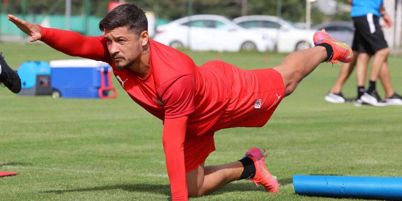 Sivasspor’da Ahmet Oğuz ceza sınırında