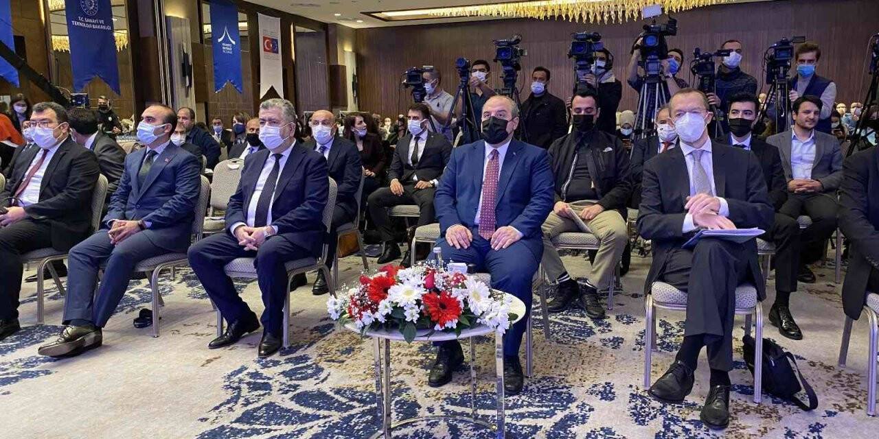 Bakan Varank: "Bugüne kadar 88 projeye 780 milyon Avro destek sağladık"