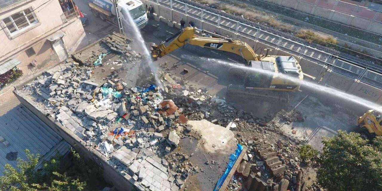 Adana’da kentsel dönüşümde yıkım başladı