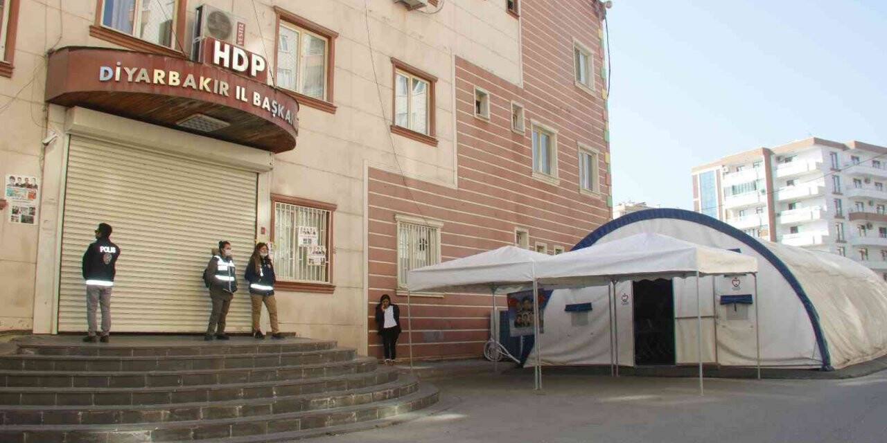 HDP ve PKK mağduru ailelerin evlat nöbeti 809’uncu gününde