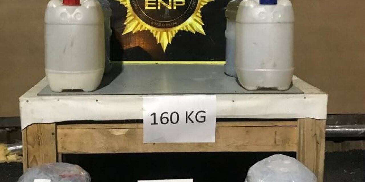Yakıt deposunun içindeki zuladan 160 kilo sıvı uyuşturucu çıktı