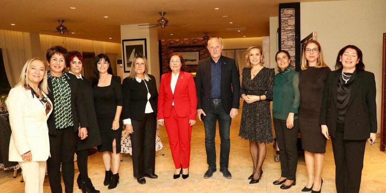 Başkan Atabay, kadın meclis üyeleri ile bir araya geldi