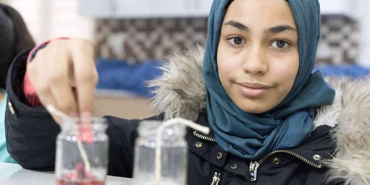 Eğitimin ışığı geleceklerini aydınlatacak