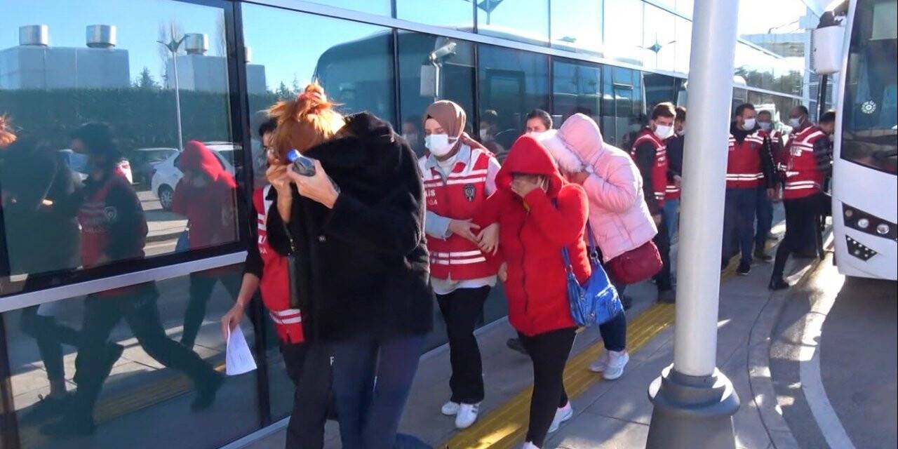 Sosyal medyadaki fuhuş pazarlığı, siber devriyeye takıldı