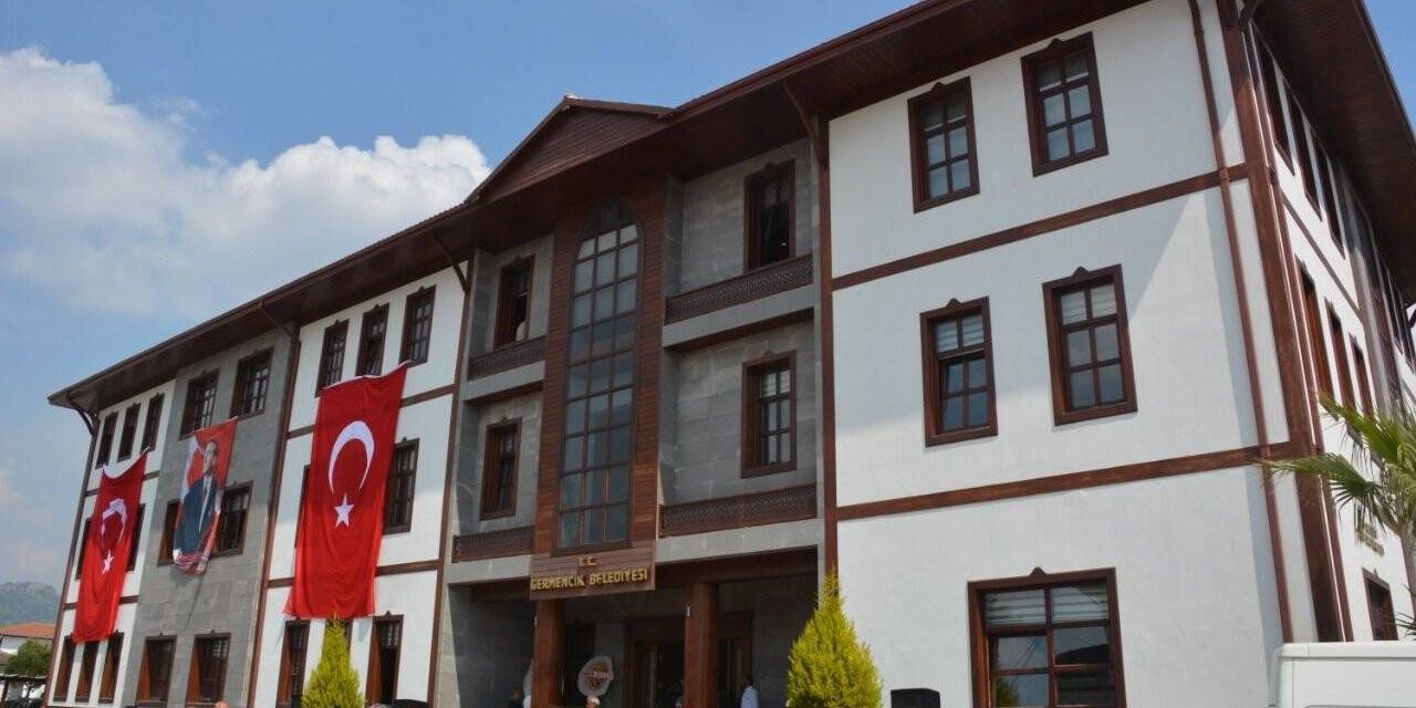 Germencik Belediyesi, belediye binasına kavuştu