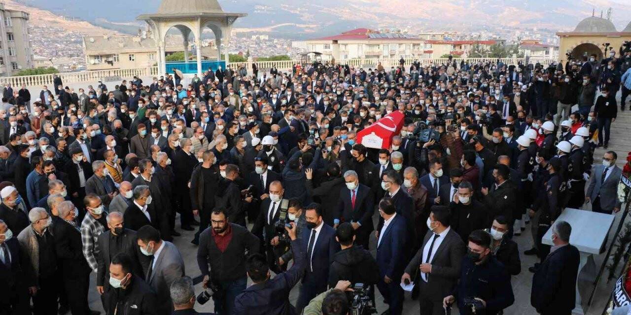 AK Parti Milletvekili İmran Kılıç son yolculuğuna uğurlandı