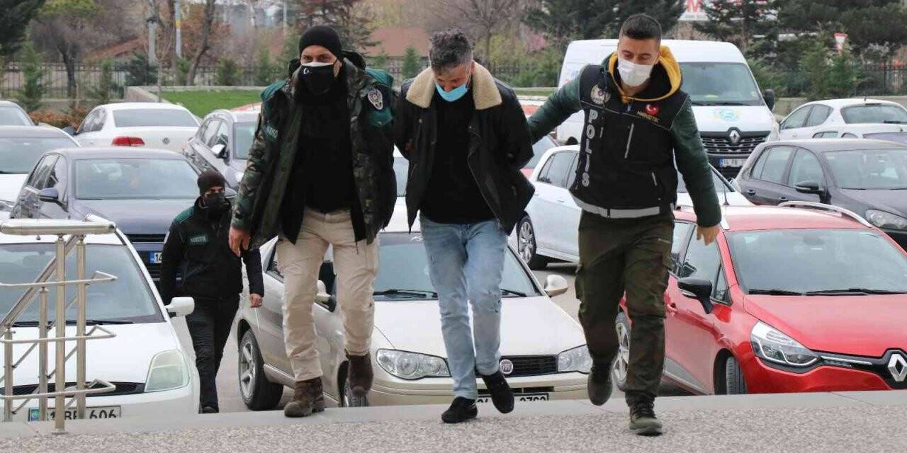 Evinde ve üzerinde uyuşturucu yakalanan şahıs adliyeye sevk edildi