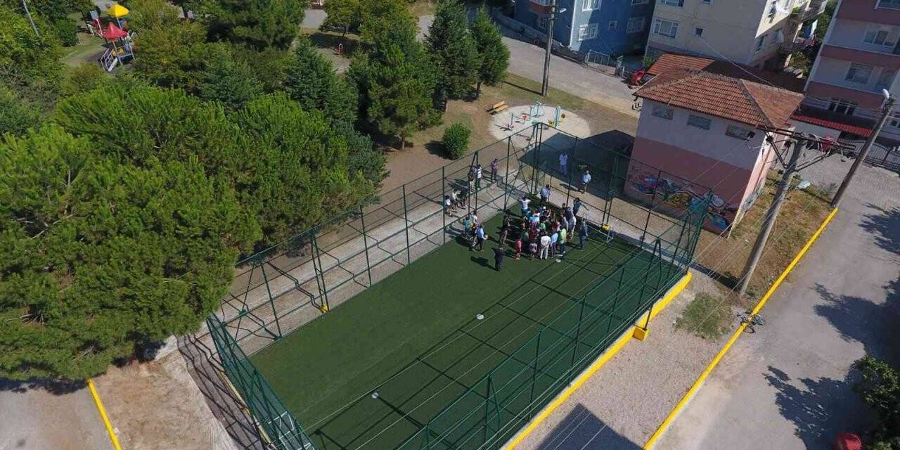 Derince’ye 11 çim saha inşa edilecek