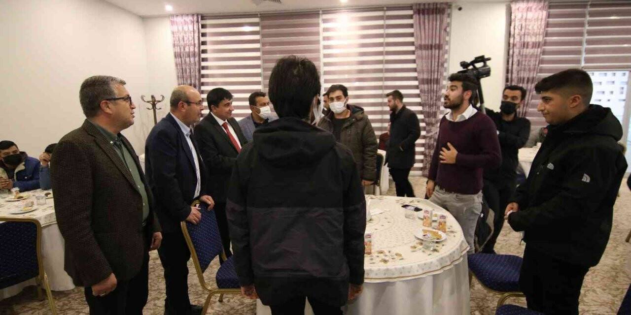 Kırşehir Belediyesi, yöresel asker uğurlaması yaptı