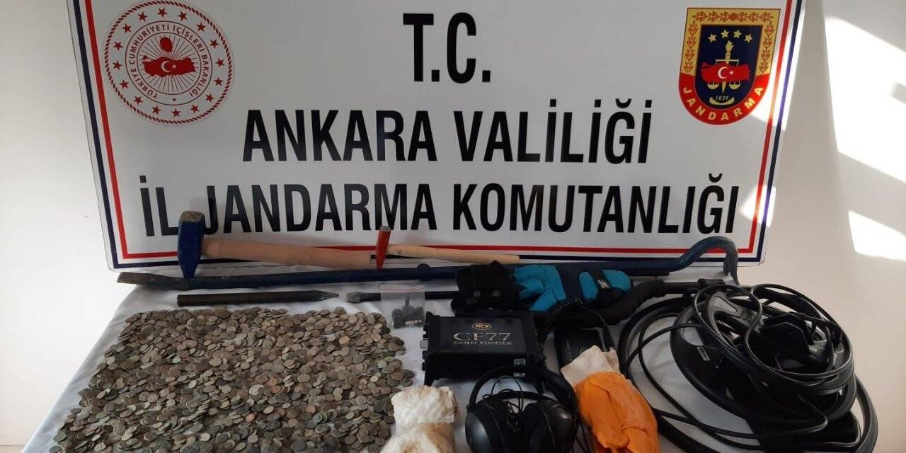 Tarihi eser operasyonunda 7 bin 100 adet sikke ele geçirildi