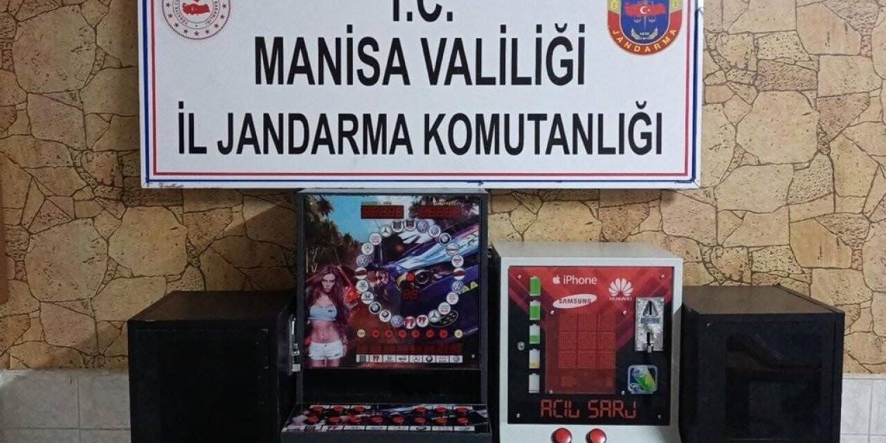 Kafeyi kumarhaneye çevirmiş