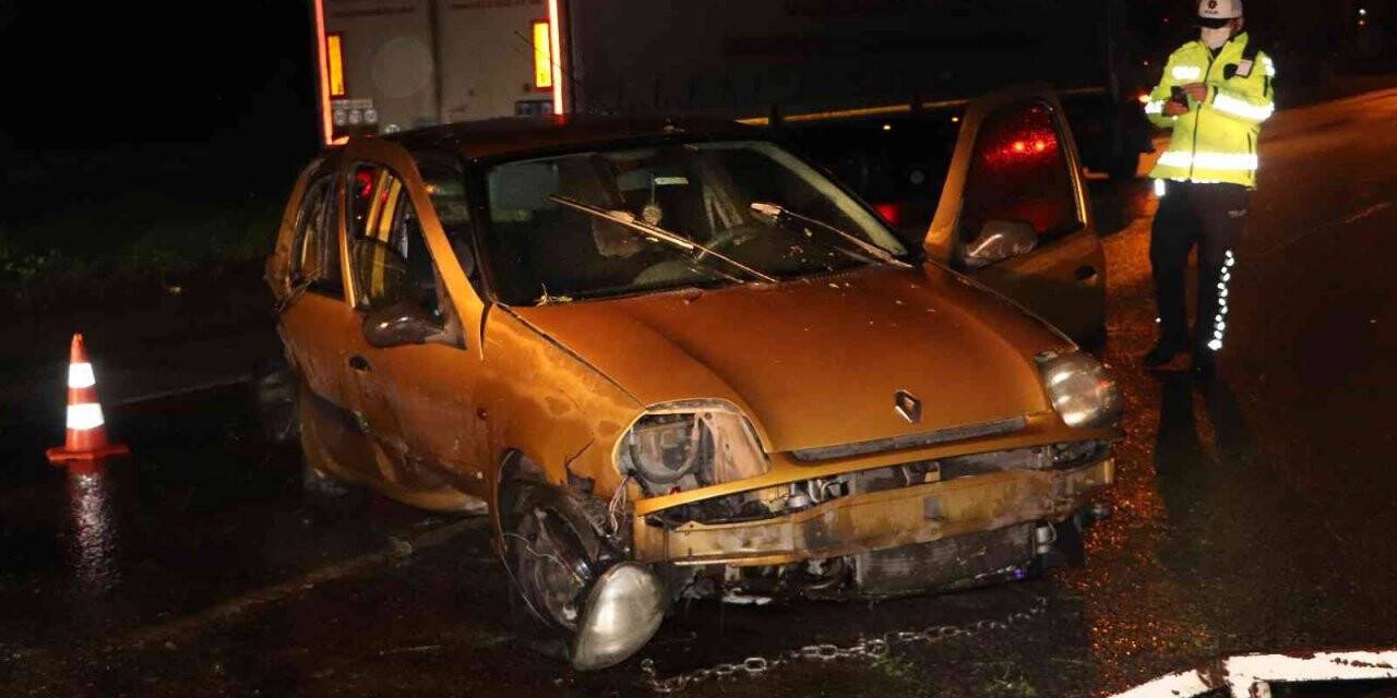 Yağmur nedeniyle kayganlaşan yolda kaza: 1 yaralı