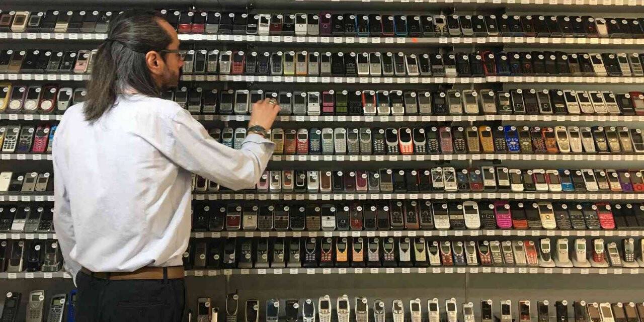 2 bin 779 adet telefon için Guinness’e yaptığı başvuru onaylandı