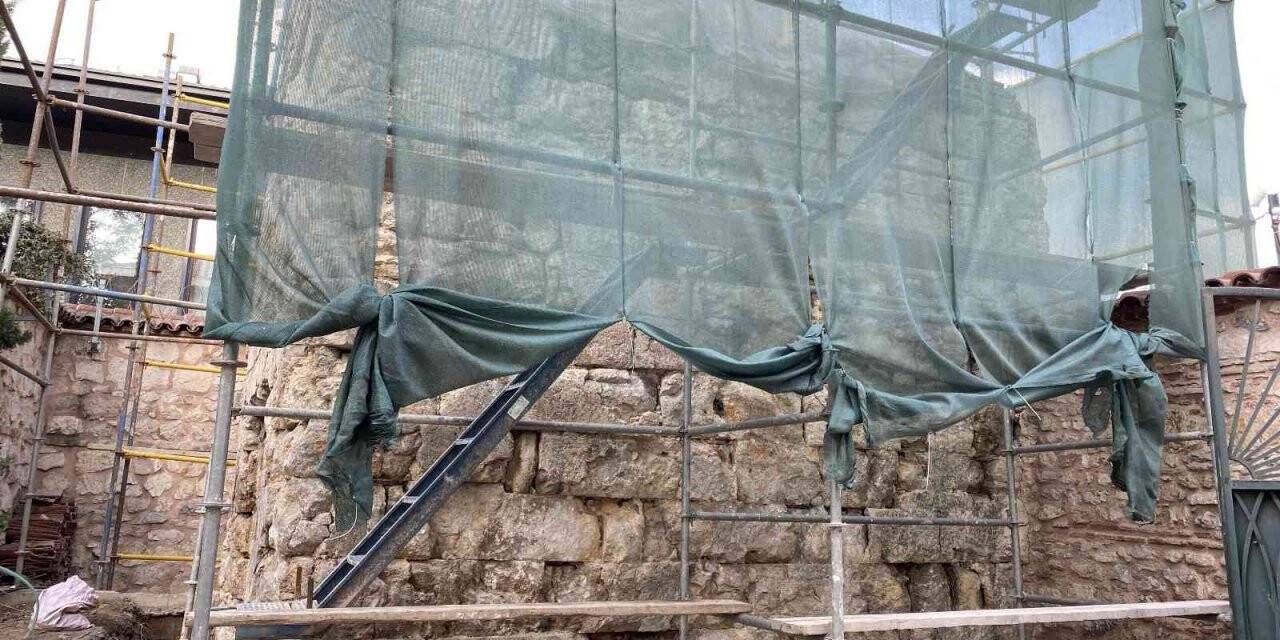 Fatih’te Osmanlı mirası türbeler ve hazirelerde restorasyon çalışmaları başladı