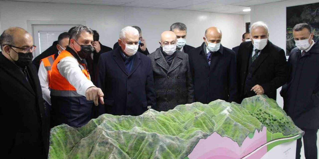 AK Parti Genel Başkanvekili Binali Yıldırım Yeni Zigana Tüneli inşaatında incelemelerde bulundu