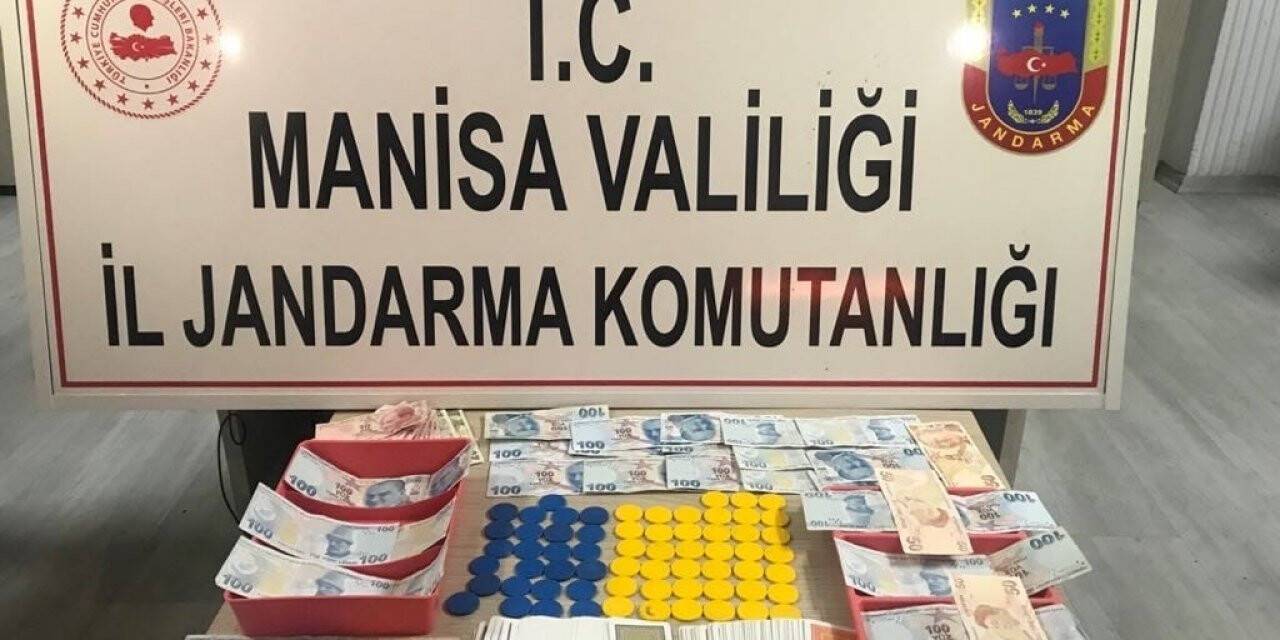 Kumar oynatılan kıraathaneye jandarmadan baskın