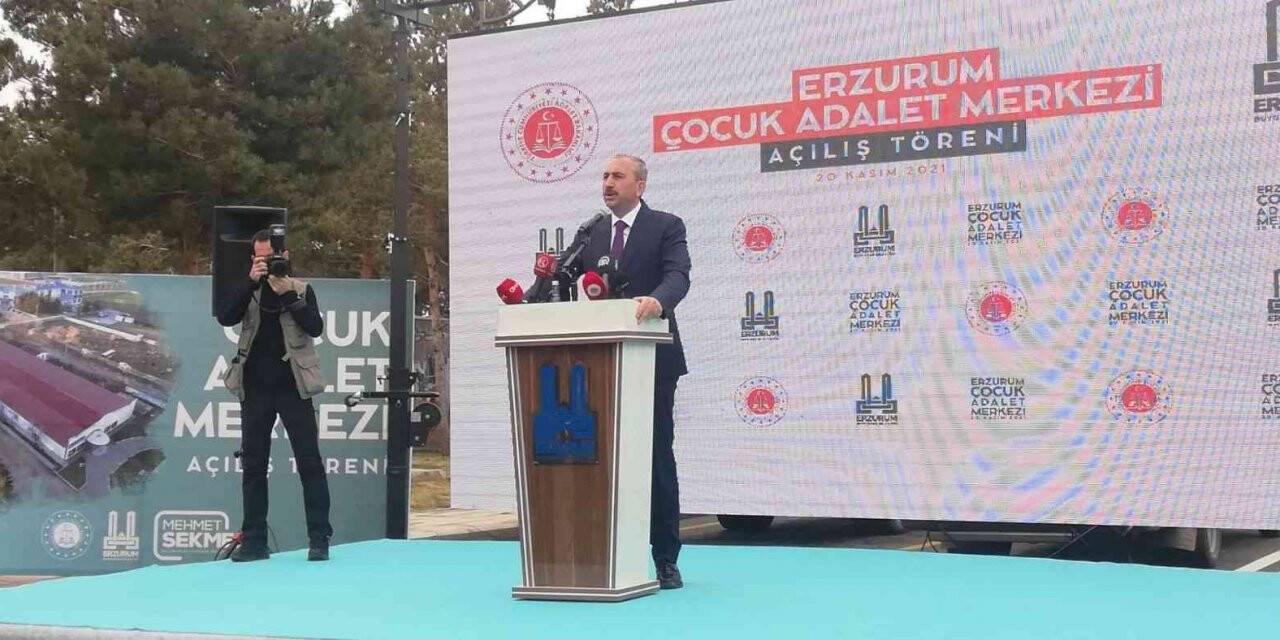Bakan Gül: "Çocuklarımızın her türlü kötü alışkanlıklarından korunması için en önemli siper aile yuvasıdır"