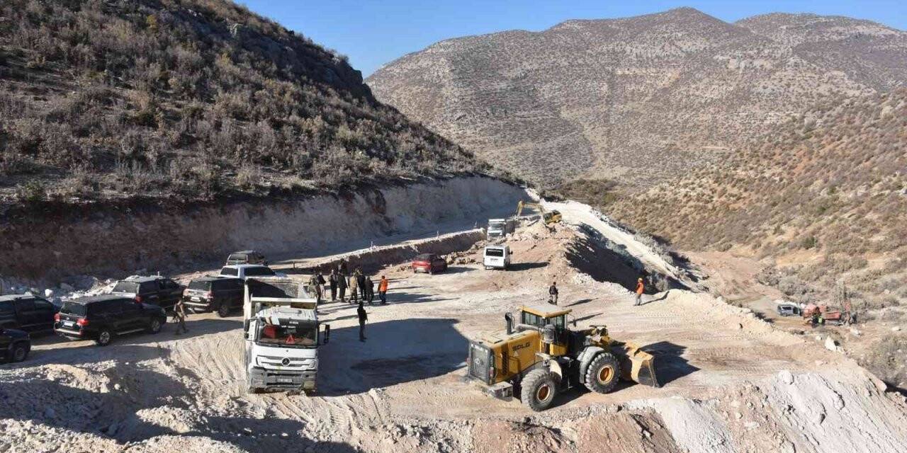 Siirt Valisi Hacıbektaşoğlu, ulaşım ve altyapı çalışmalarını denetledi