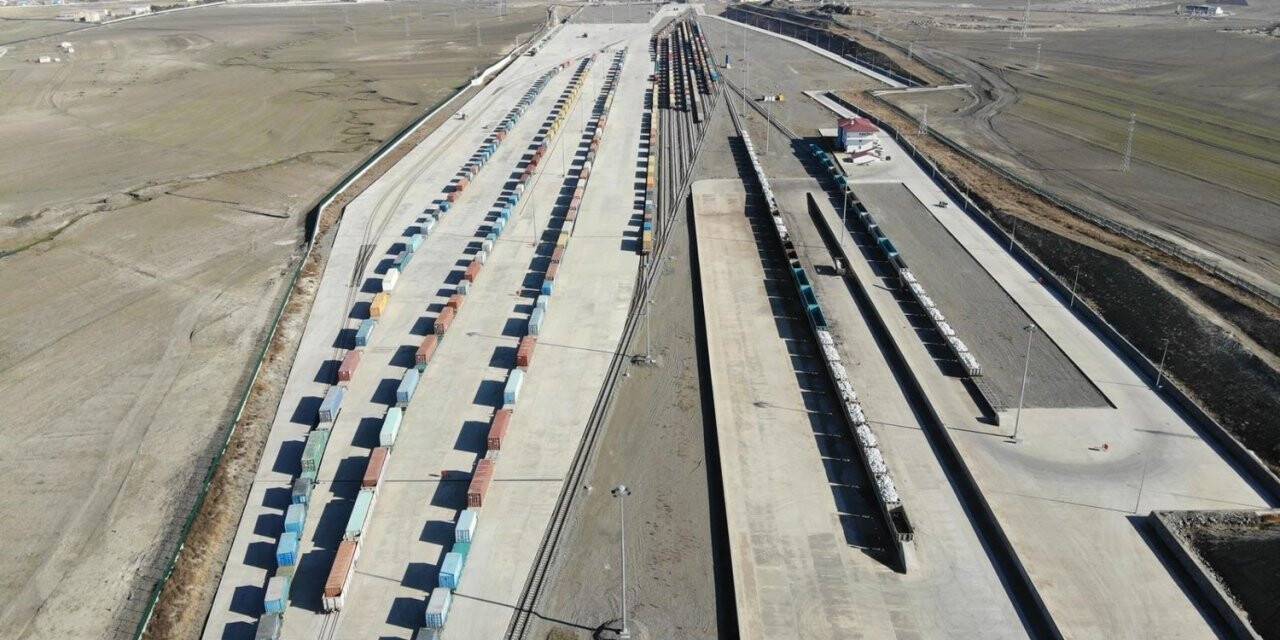 Bakan Karaismailoğlu: “Kars Lojistik Merkezi aktif bir şekilde çalışmaya başladı”