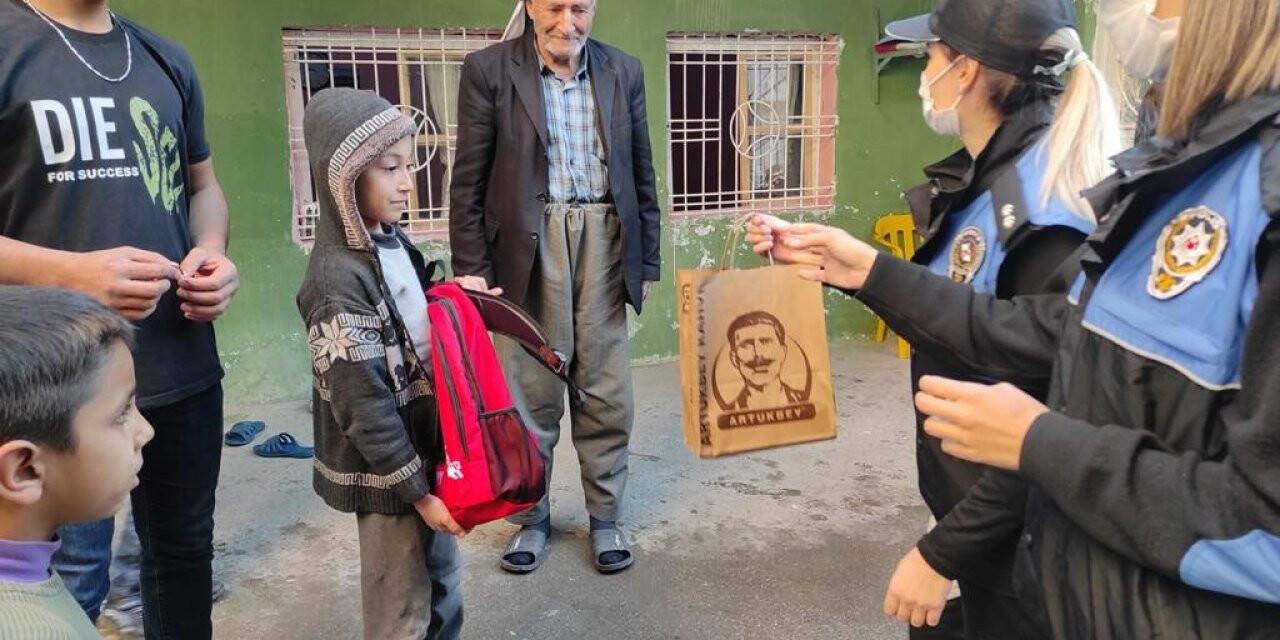 Cizre polisi, okulu bırakan çocukların okula dönmeleri için çalışma başlattı