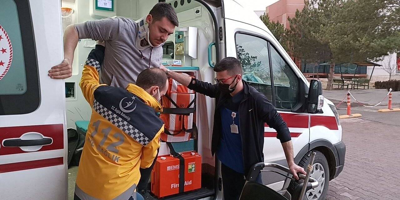 (Düzeltme) Konvoyda kaza: 4 yaralı