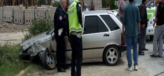 Otomobil ile minibüs çarpıştı: 4 yaralı
