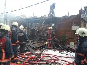 BEYKOZ’DA EV YANGINI: 1 ÖLÜ FOTOGALERİ