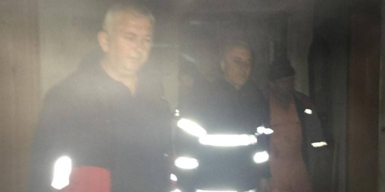 Alevlere teslim olan ev kullanılamaz hale geldi