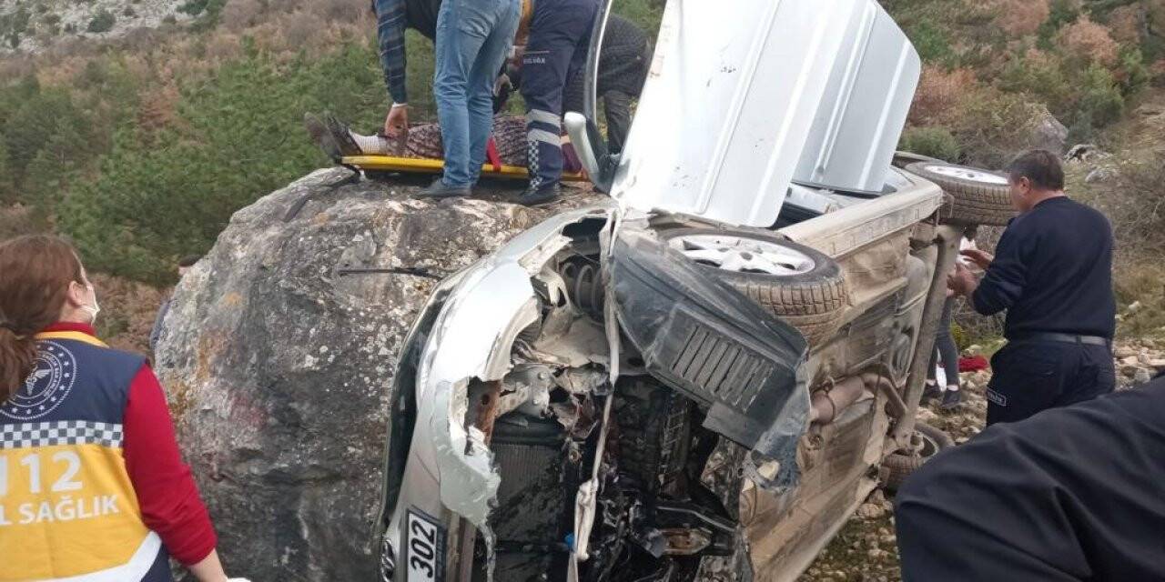 Otomobil şarampole uçtu: 1 ölü, 3 yaralı