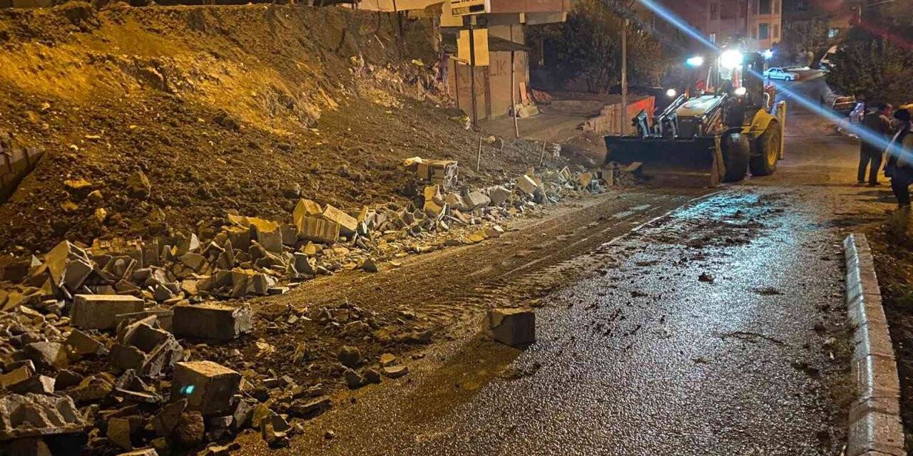Kahramanmaraş’ta istinat duvarı çöktü