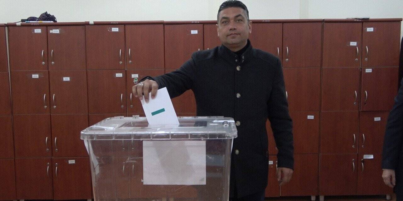 Bulgaristan’da ikinci tura kalan Cumhurbaşkanlığı seçimleri başladı