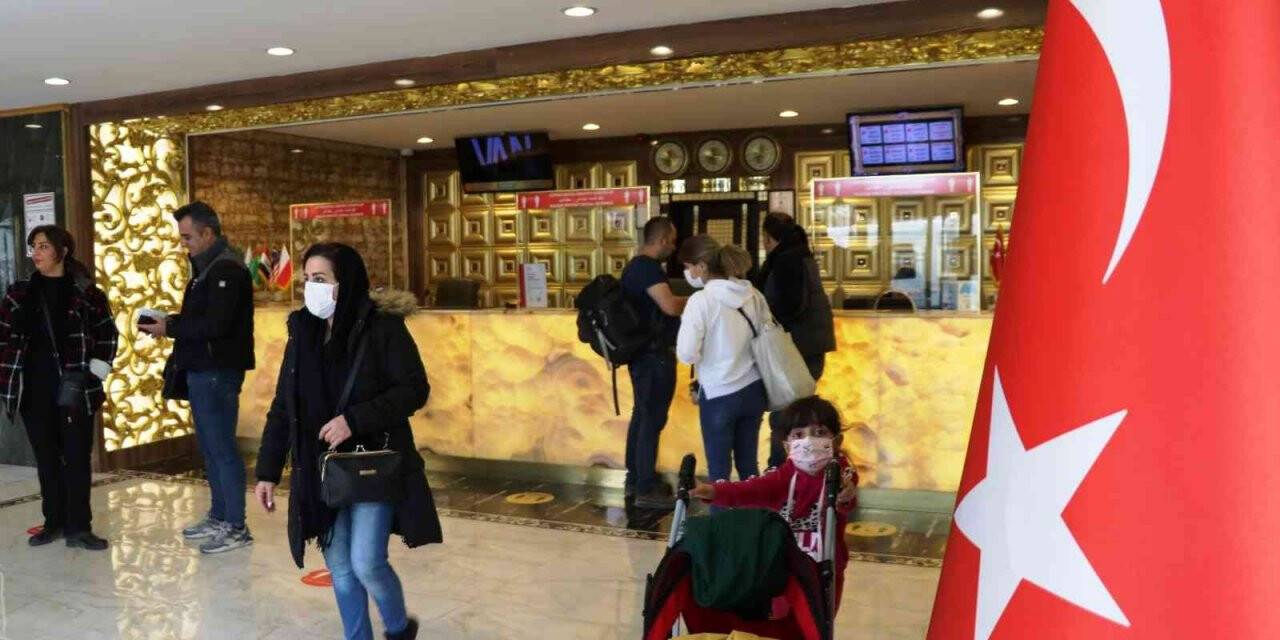 İranlıların Van’a gelişi esnafın yüzünü güldürdü