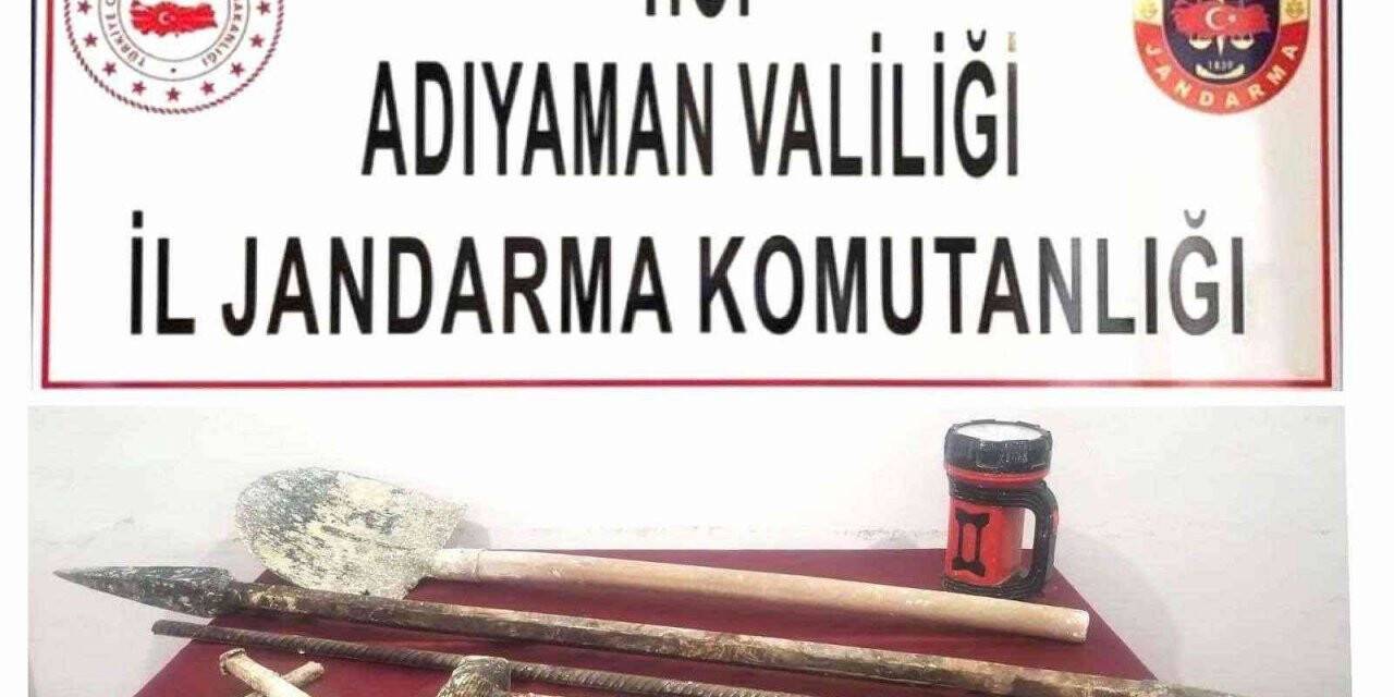 Kaçak kazı yapan şahıslara jandarmadan suçüstü
