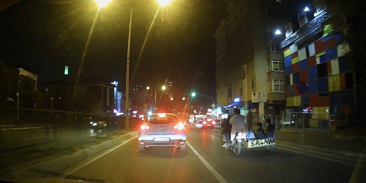 Aile boyu tehlikeli yolculuk kamerada